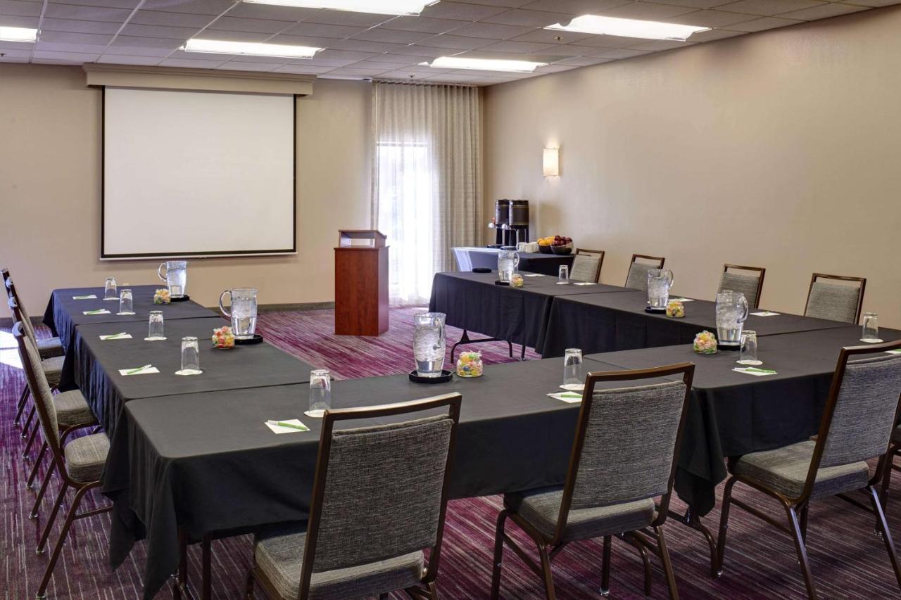 Hotel Sonesta Select Milwaukee Brookfield